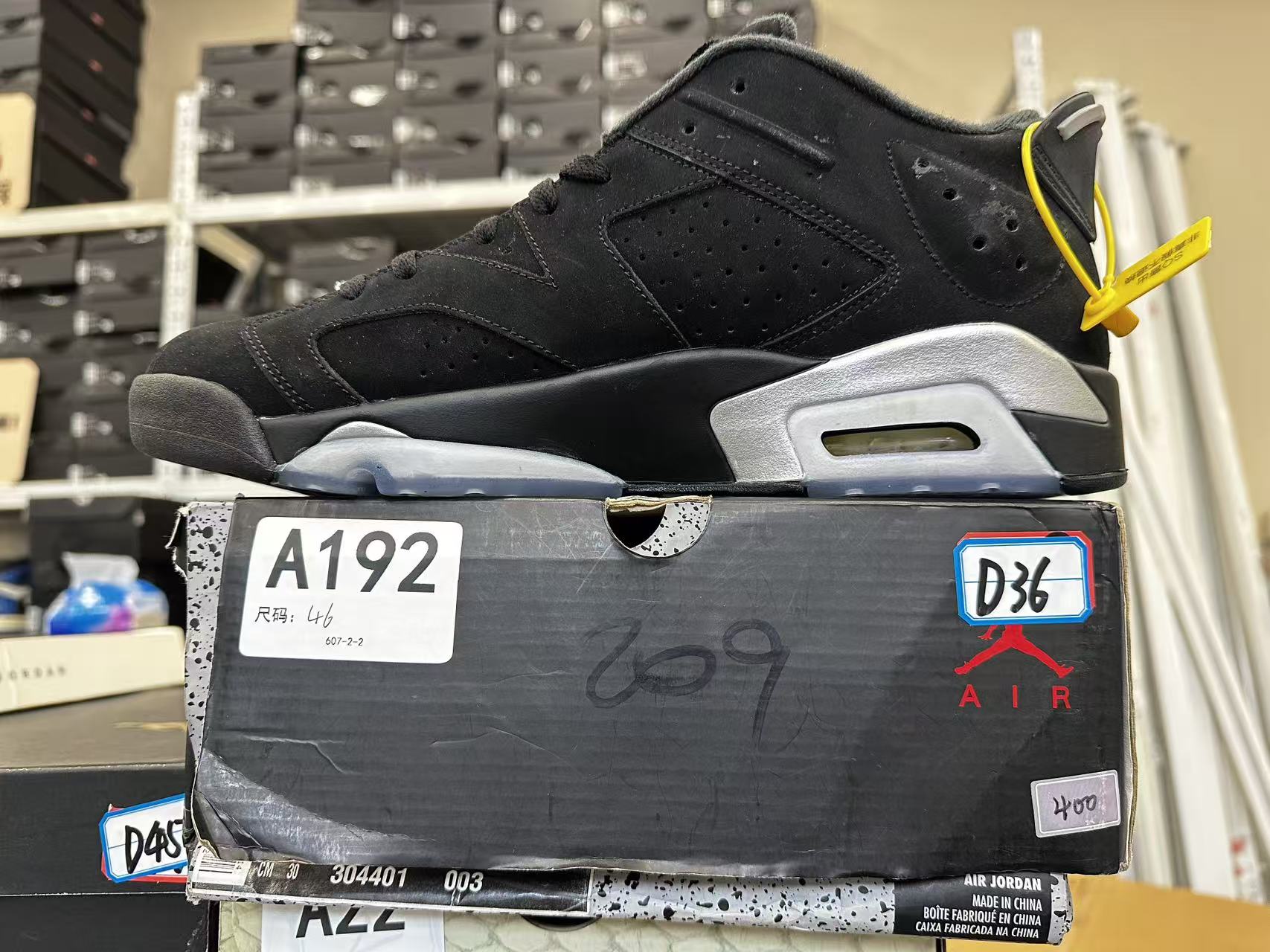 Nike  黑  全新原盒  46码  11月20  A192  bai