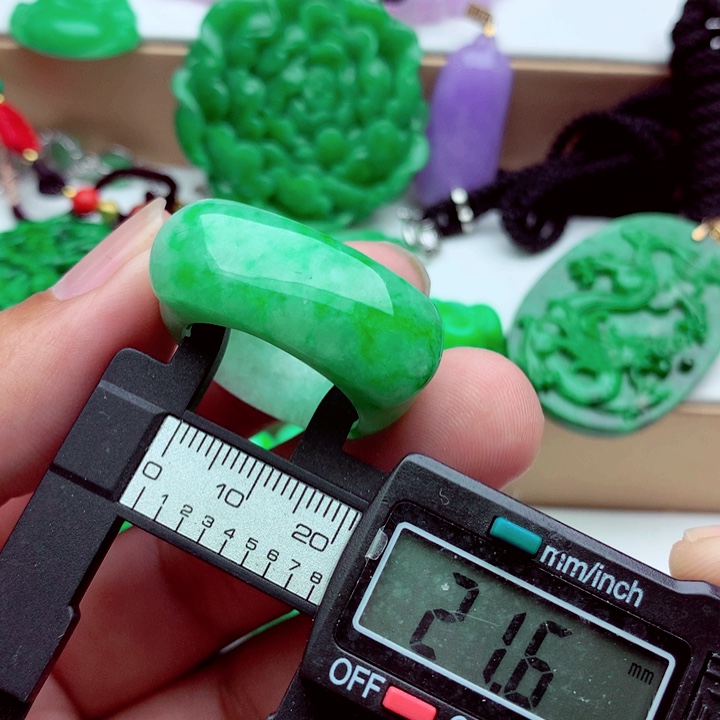 翡翠未镶嵌戒指戒指