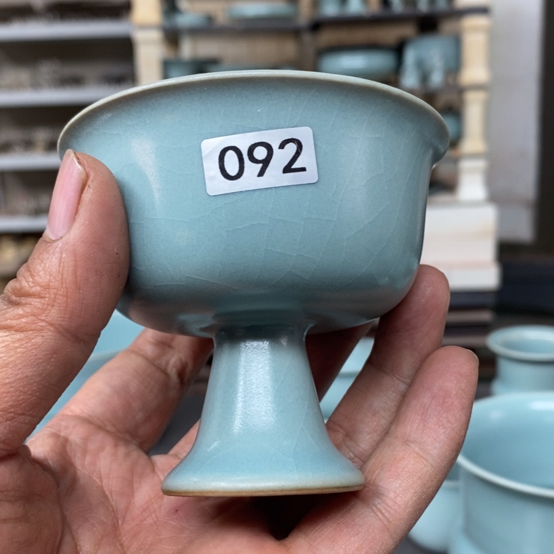 摆件董*多抱朴汝瓷仿古微瑕