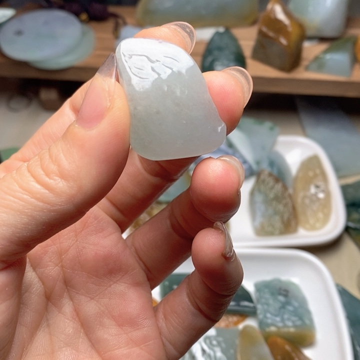 翡翠未镶嵌颈饰天然