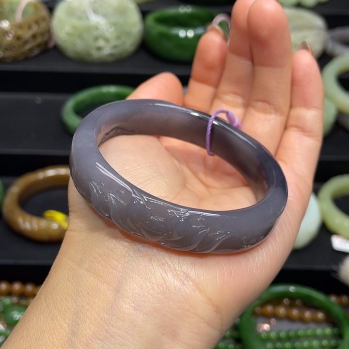 和田玉手镯52圈口 编号30未镶嵌