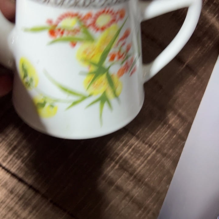 诸***亮其他陶一把马蹄壶，底有裂不漏