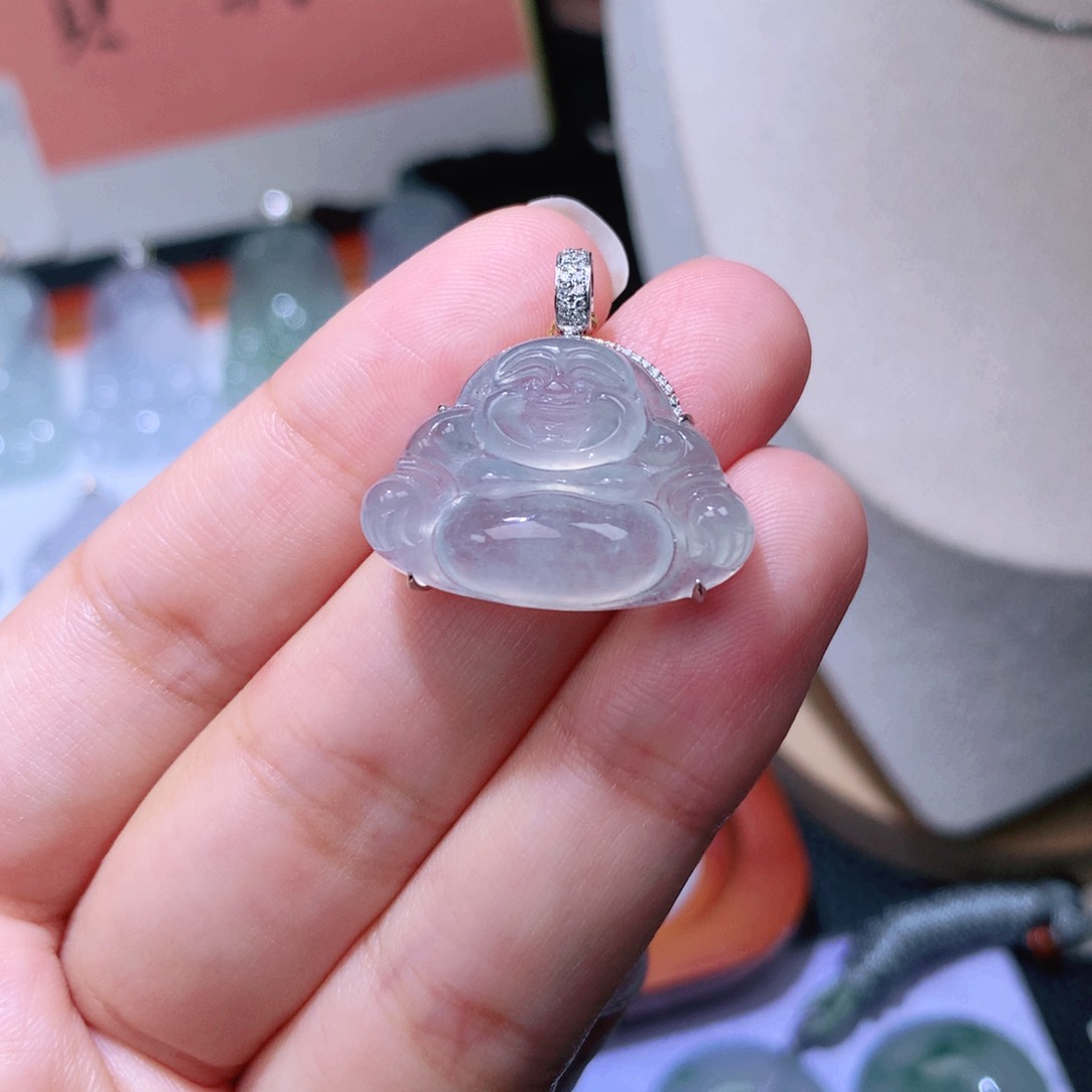 颈饰18K金镶嵌翡翠佛公