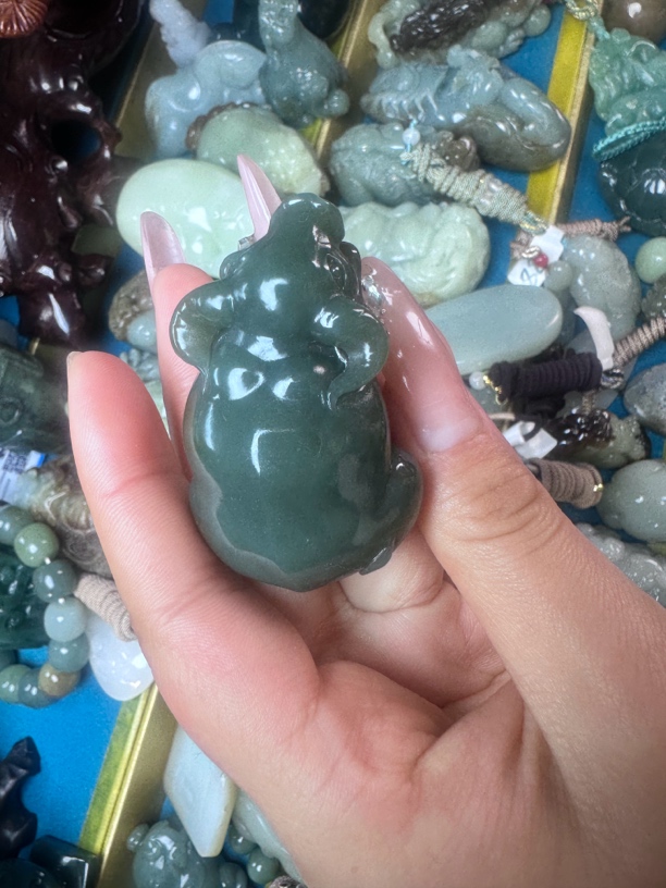 和田玉牛吊坠挂件