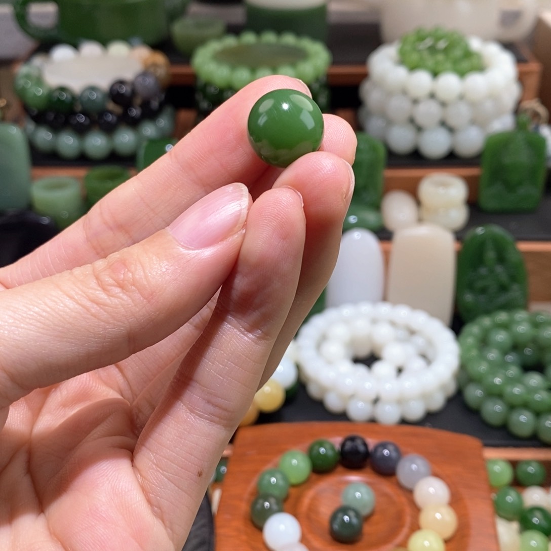 和田玉单珠未镶嵌我***看卡14俄七阳绿高品