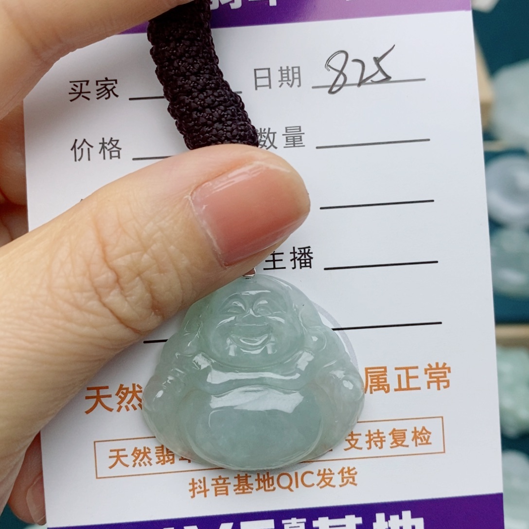 翡翠未镶嵌颈饰佛公