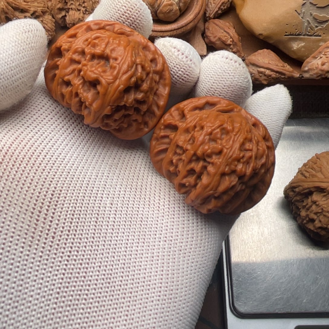 吊坠文玩核桃闷白