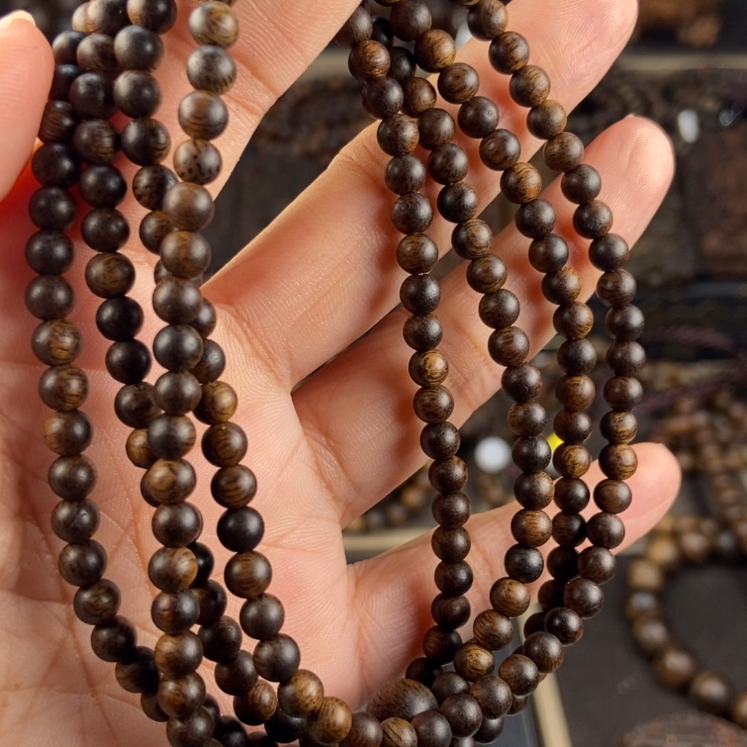 沉香手串?****?越南芽庄白棋楠