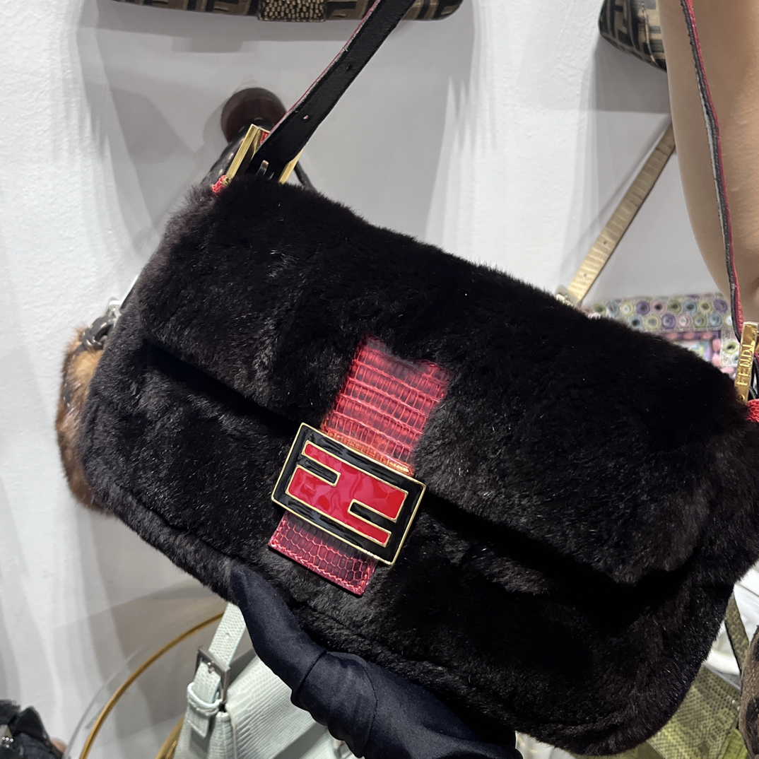95新 FENDI/芬迪 夏七中古/拉贡稀有皮珐琅法棍单肩包