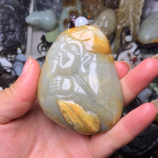 和田玉未镶嵌把件