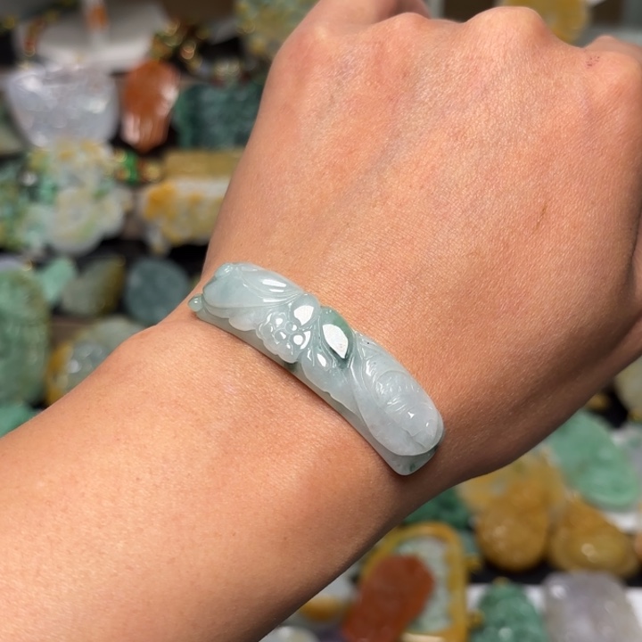 翡翠颈饰未镶嵌吊坠