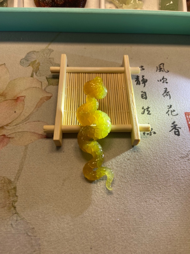天然岫玉 蛇 手工雕刻颈饰项链吊坠挂坠玉石花玉男女同款俏色