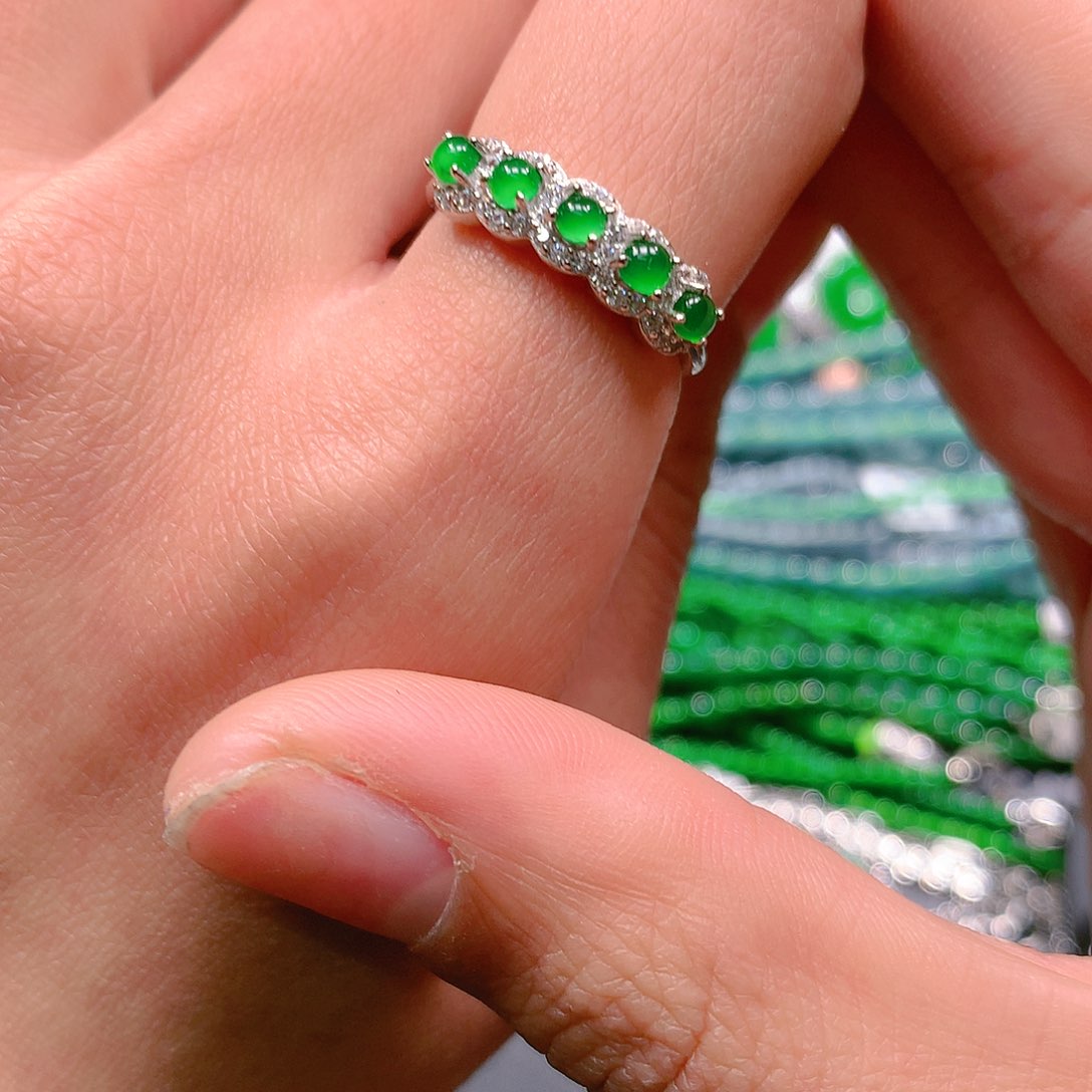 翡翠手串未镶嵌天然翡翠