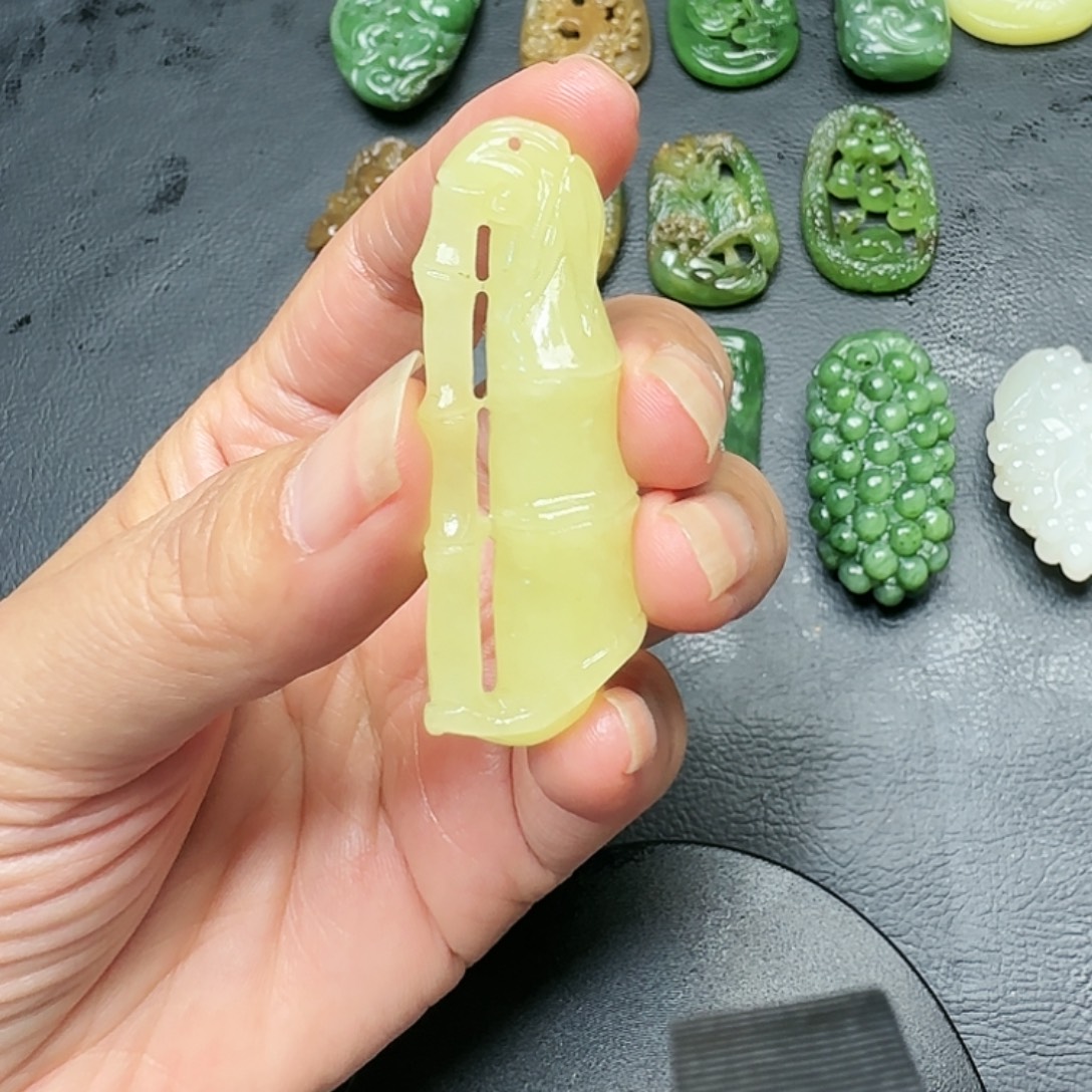 和田玉（黄玉）未镶嵌吊坠(不含链)