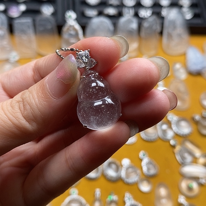 唐***司石英质玉银S925镶嵌颈饰