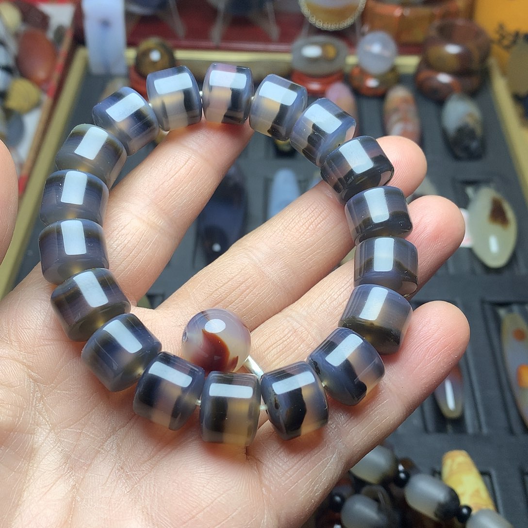 远***王玛瑙/玉髓未镶嵌颈饰