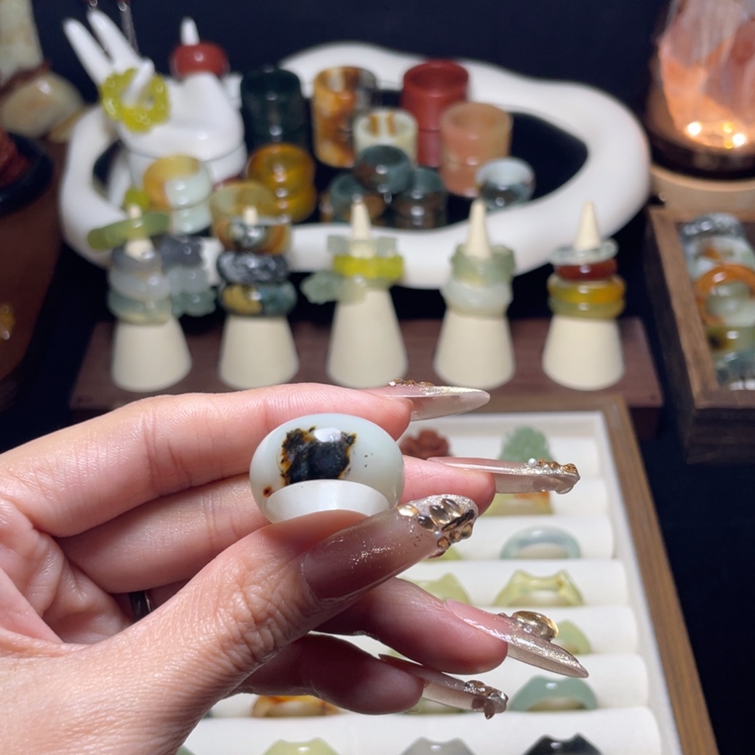 蛇纹石玉未镶嵌戒指18.4