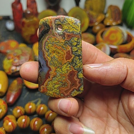 笑***尘玛瑙/玉髓合金颈饰