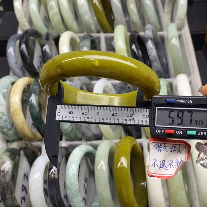 蛇纹石玉手镯306未镶嵌