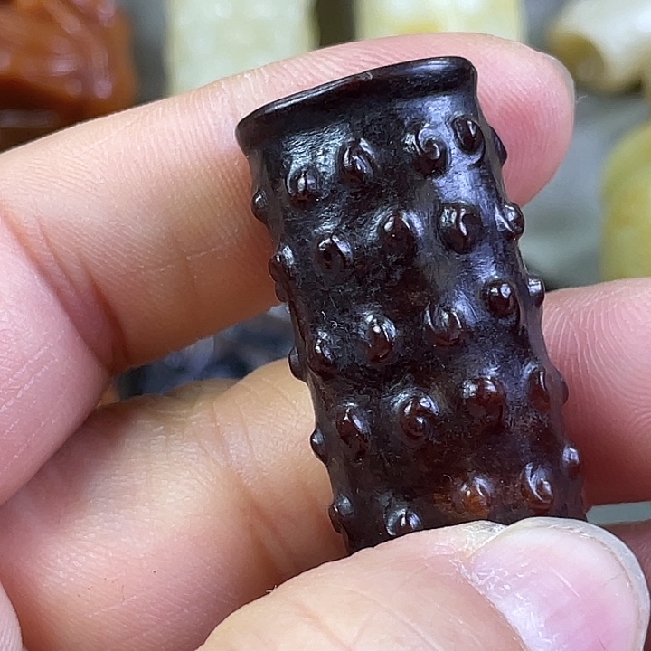 和田玉未镶嵌颈饰袁*勇