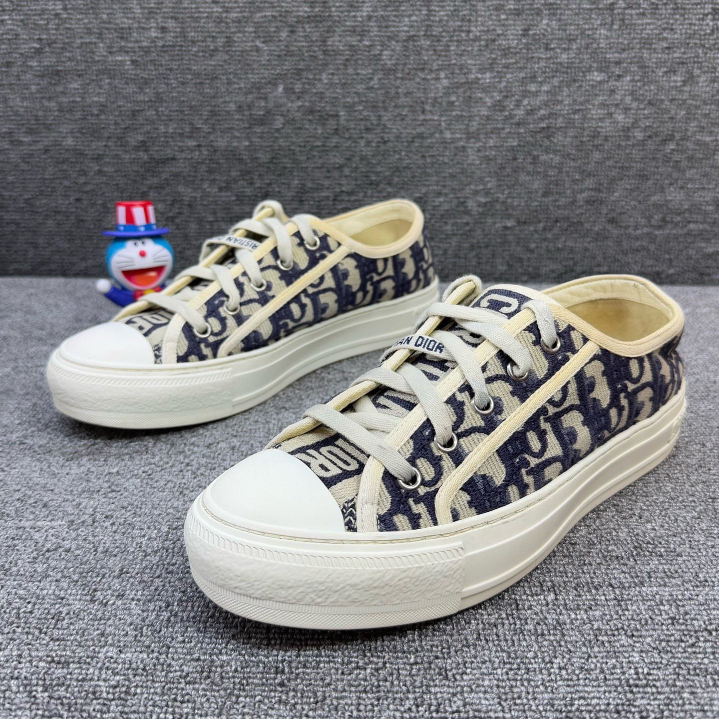 95新 DIOR/迪奥 37码 满印logo黑白板鞋 D1690