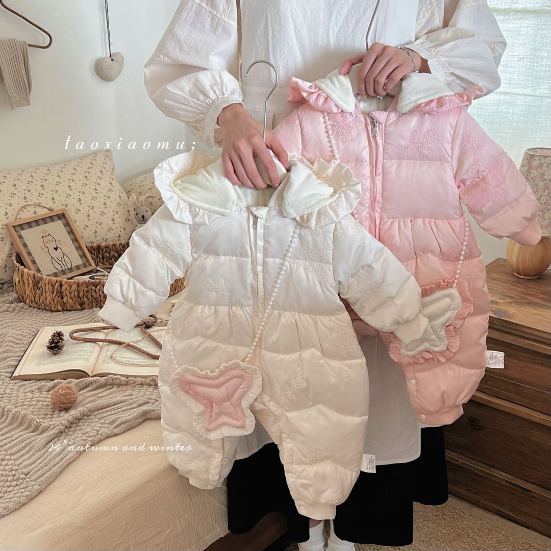 冬季婴儿连体衣羽绒服婴幼儿蝴蝶包蝴蝶刺绣白鸭绒羽绒服8561