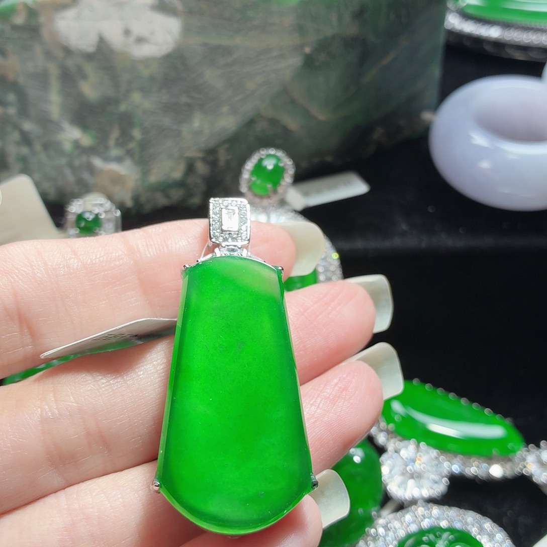 翡翠银S925镶嵌颈饰11