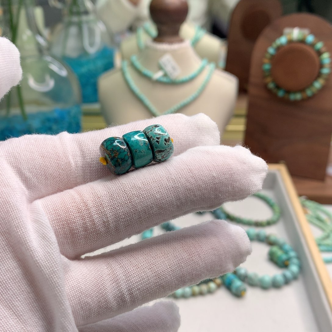 绿松石未镶嵌饰品