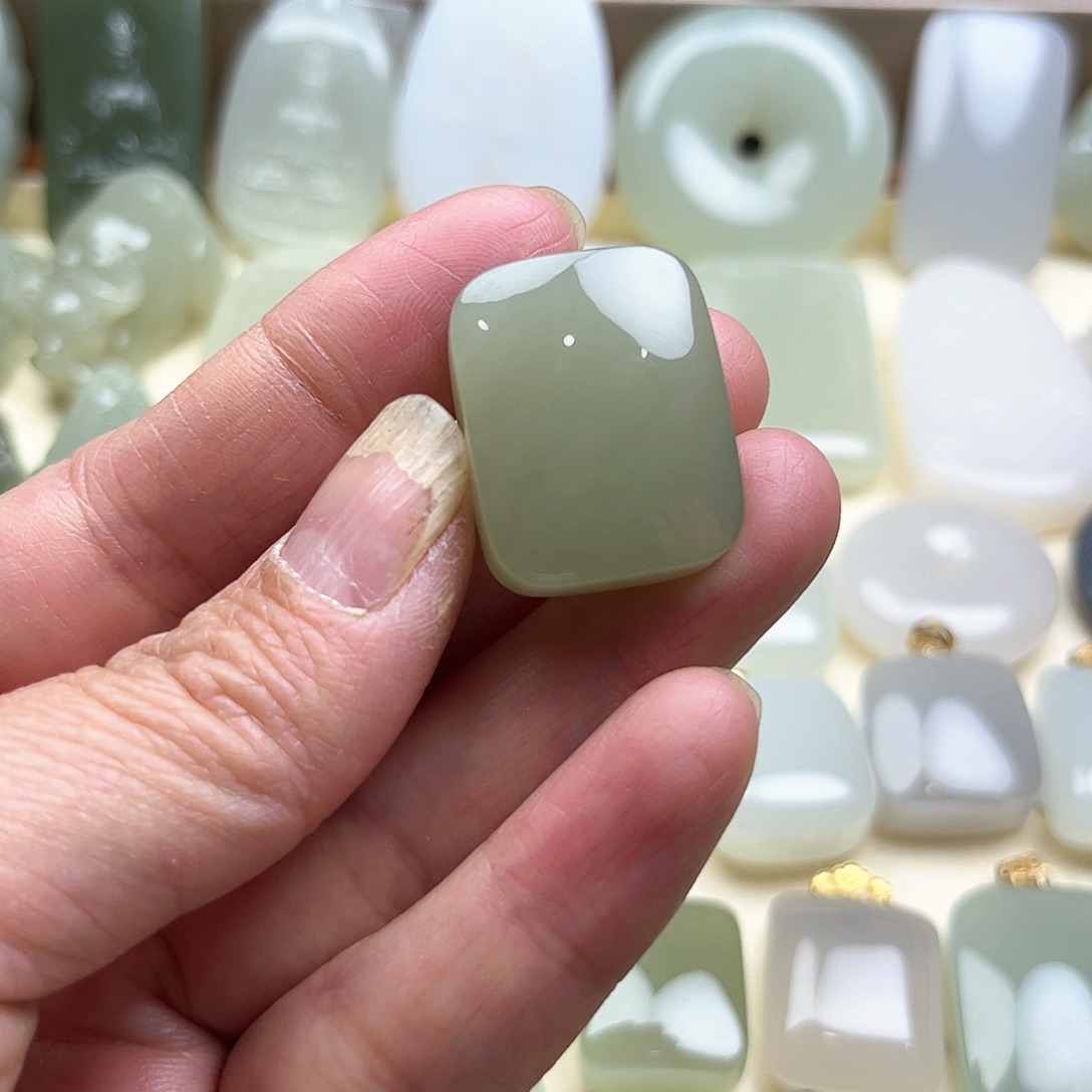 和田玉挂件未镶嵌