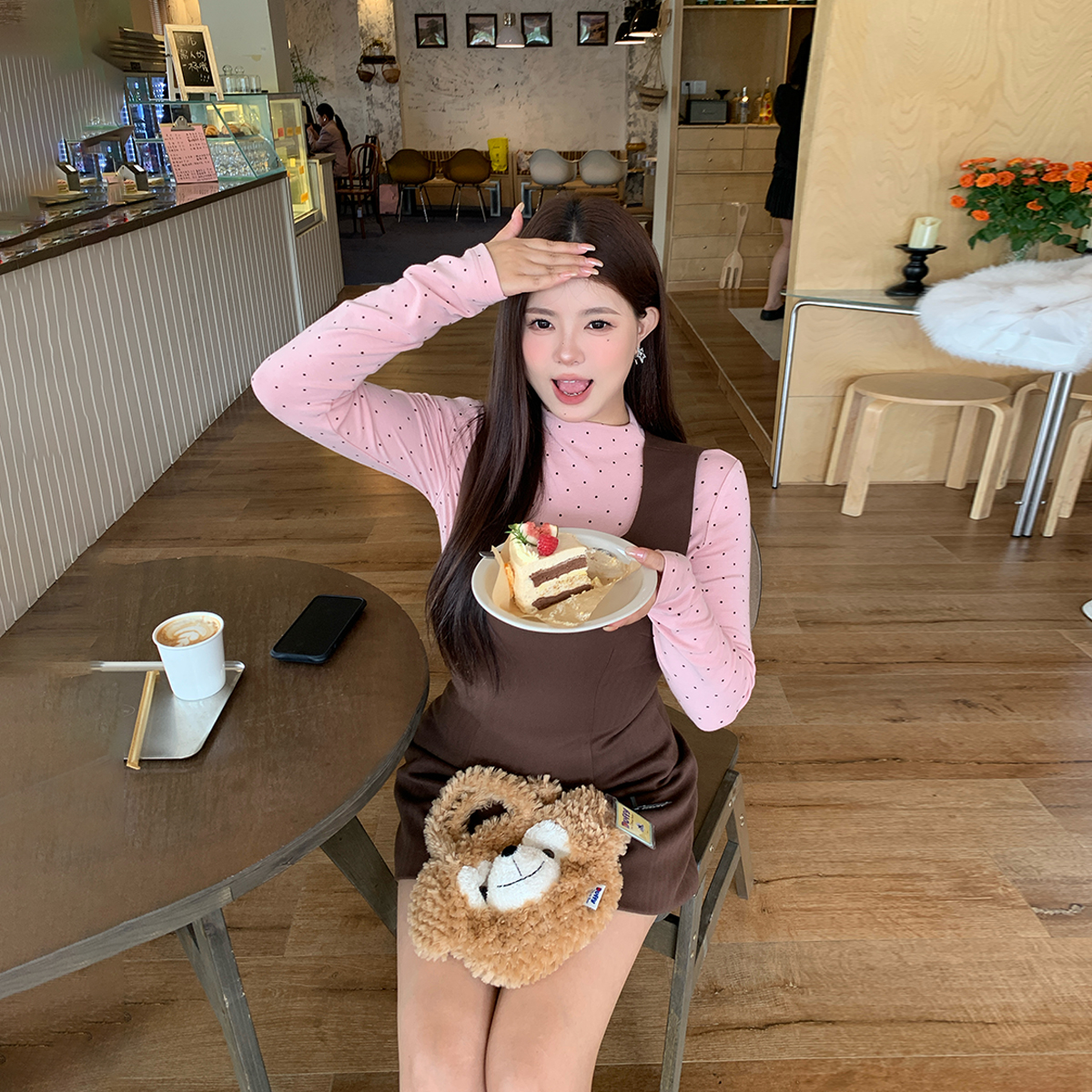 王葡萄【粉波点衫】甜美粉色波点长袖上衣修身显瘦百搭打底DM1371