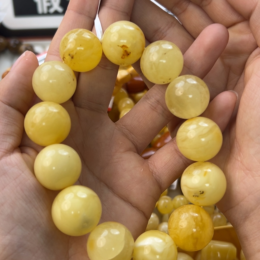 未镶嵌琥珀珠宝奇石