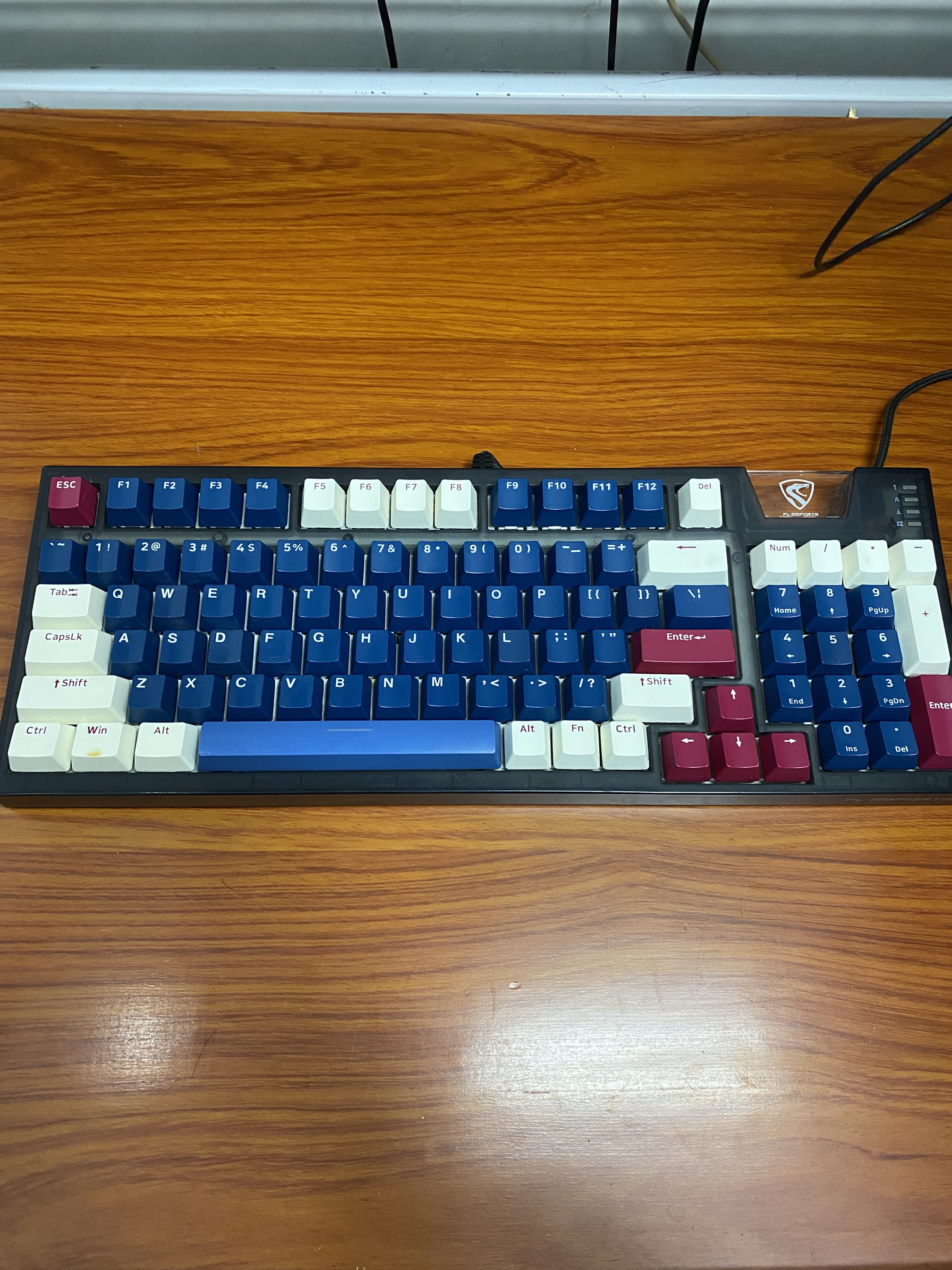 8新腹灵光魔x5pro红轴机械键盘