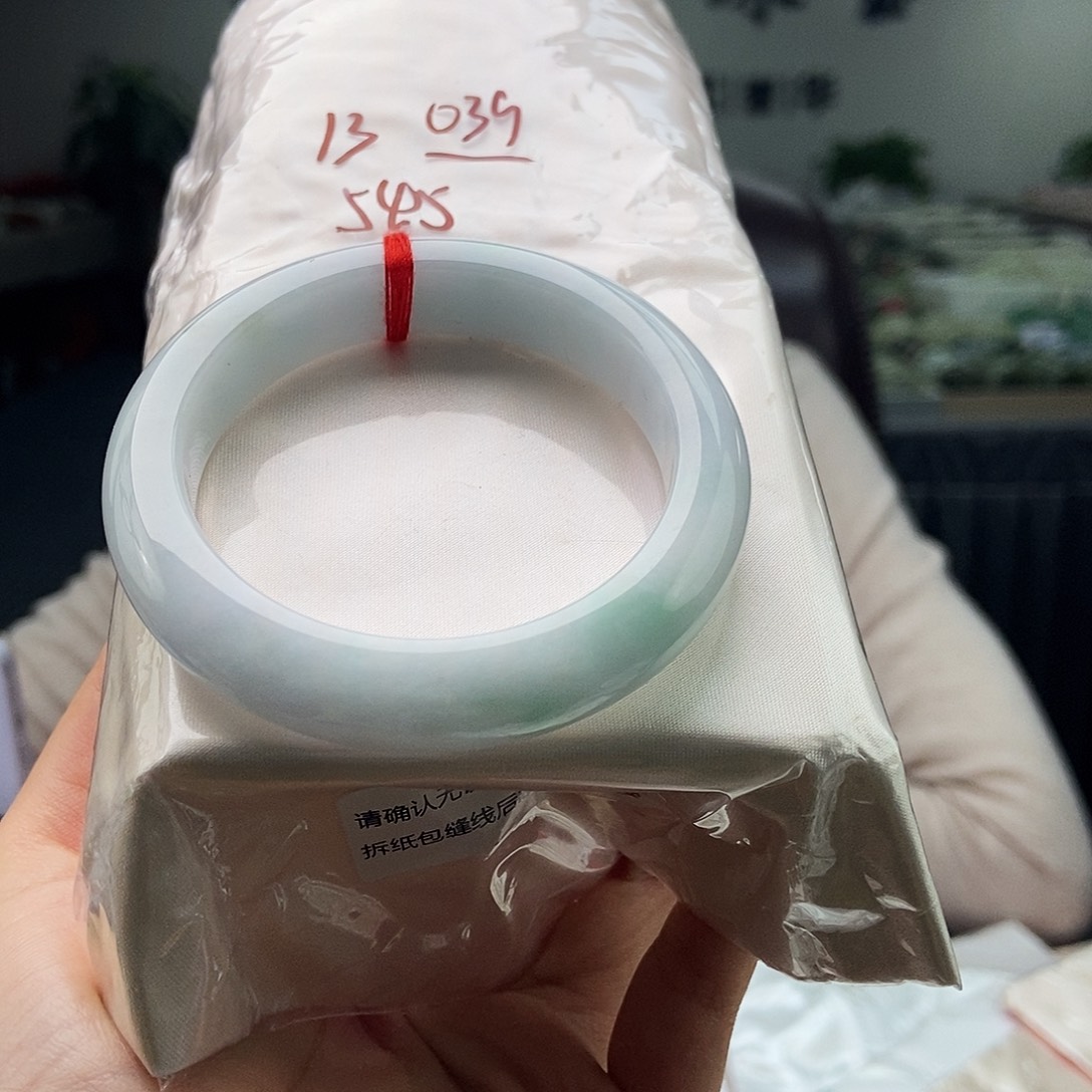 翡翠未镶嵌手镯拍一发一