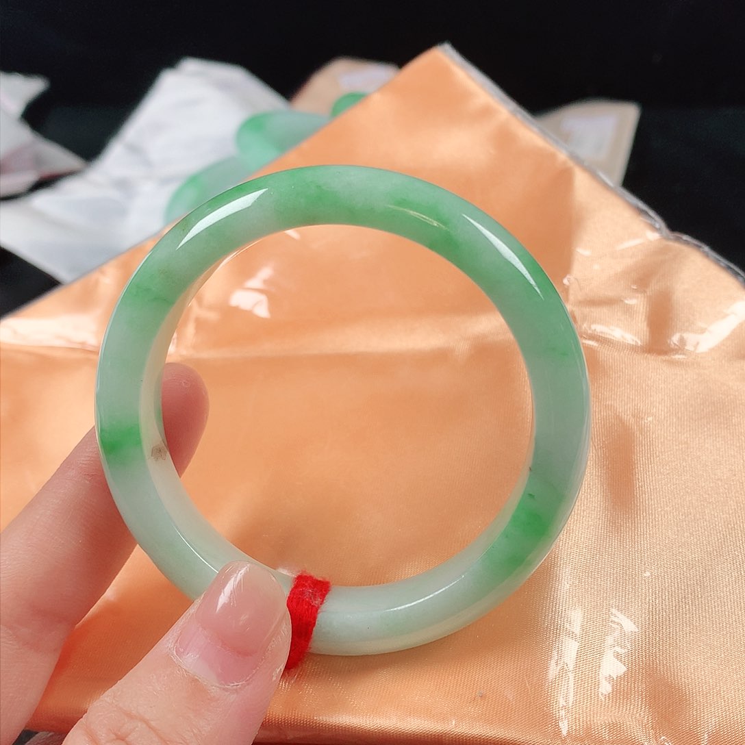 翡翠手镯未镶嵌53圈2138