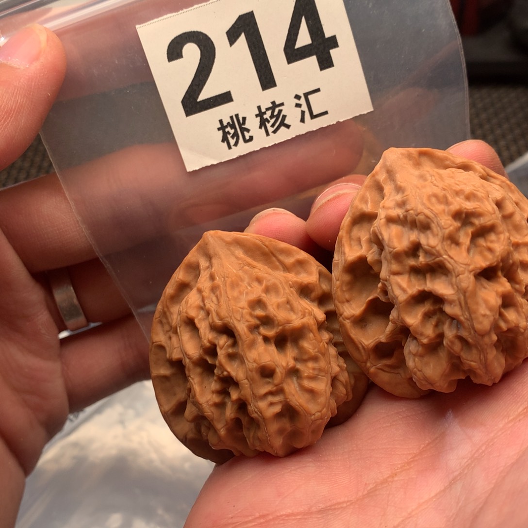 文玩核桃把件梨木台42