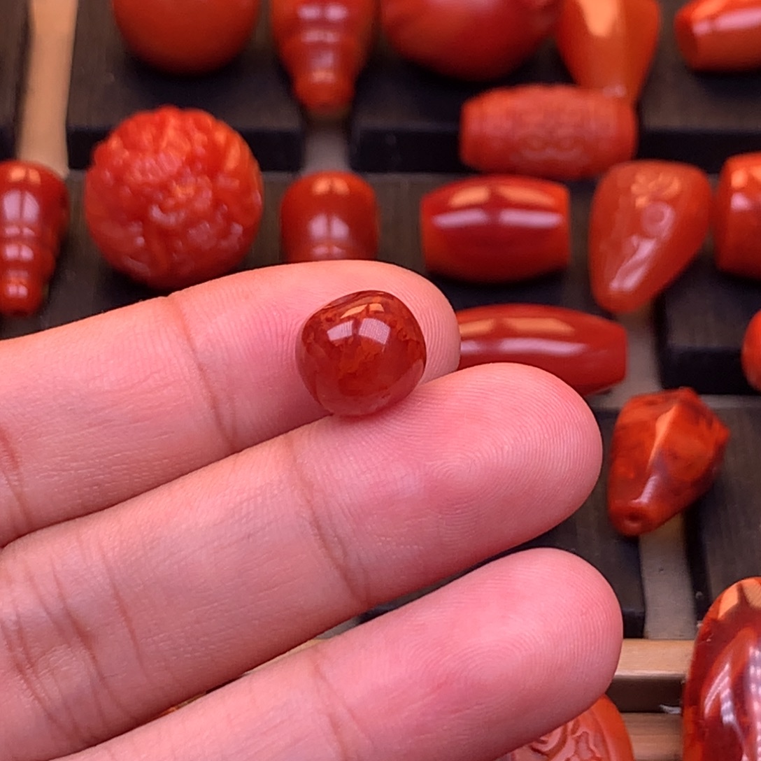 南红玛瑙未镶嵌川料原矿老型单珠10.3mm