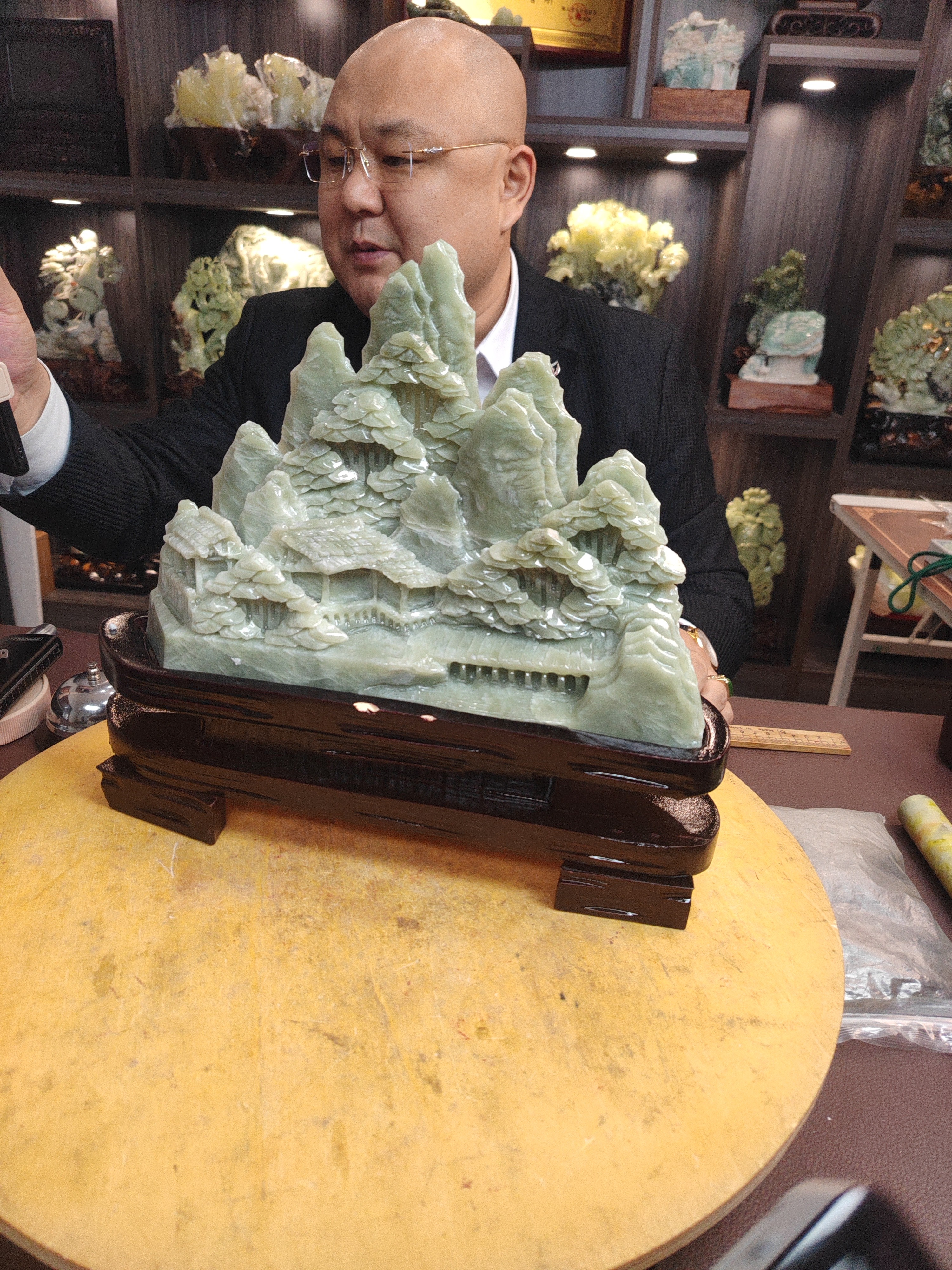 冰绿相间山水摆件原创创意作品居家办公摆放