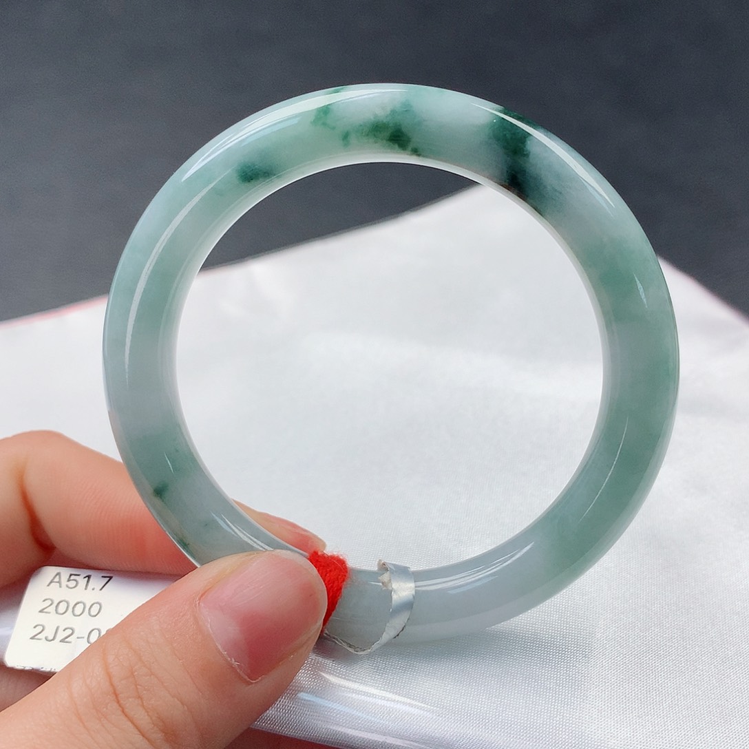 翡翠手镯未镶嵌105圆52