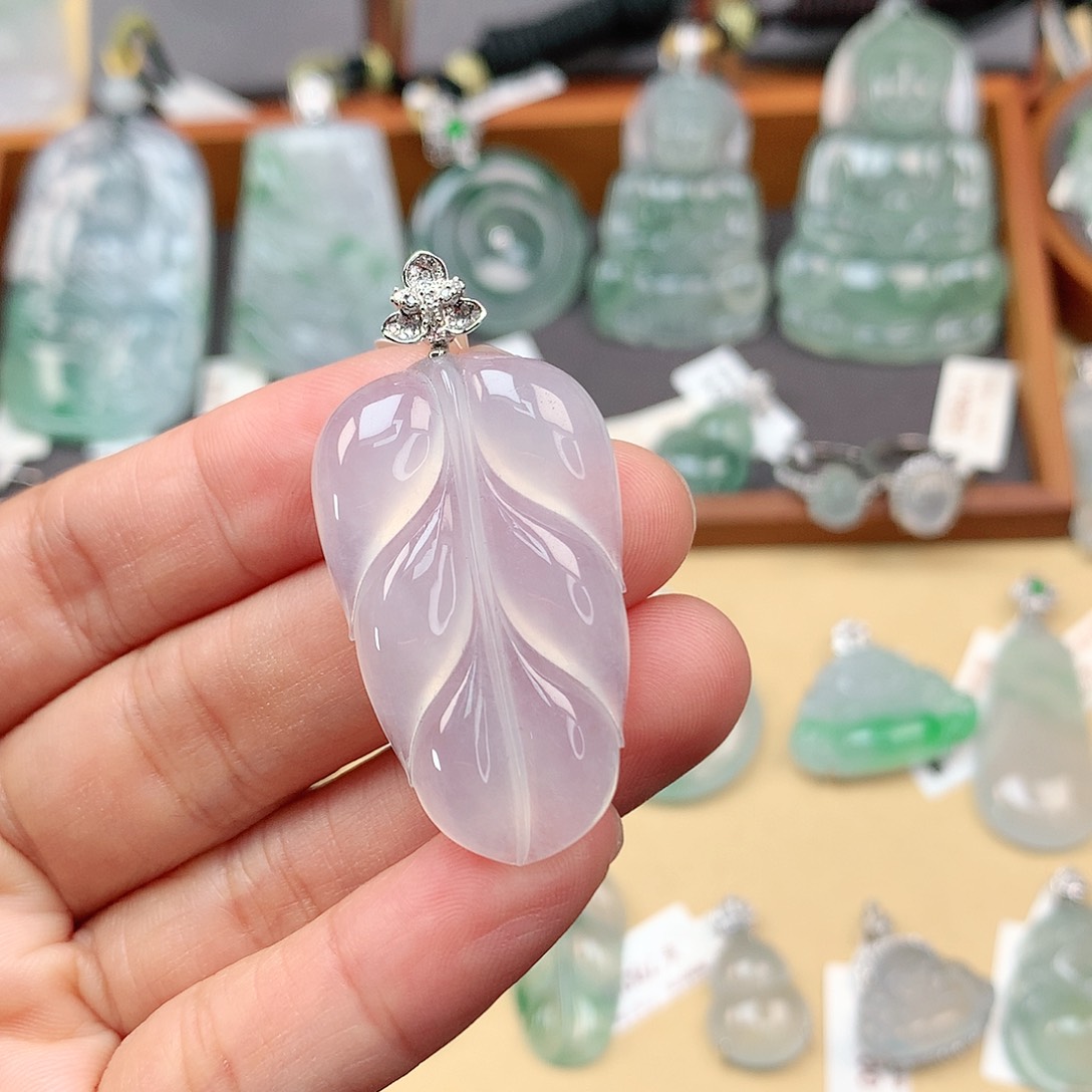 翡翠颈饰18K金镶嵌叶子