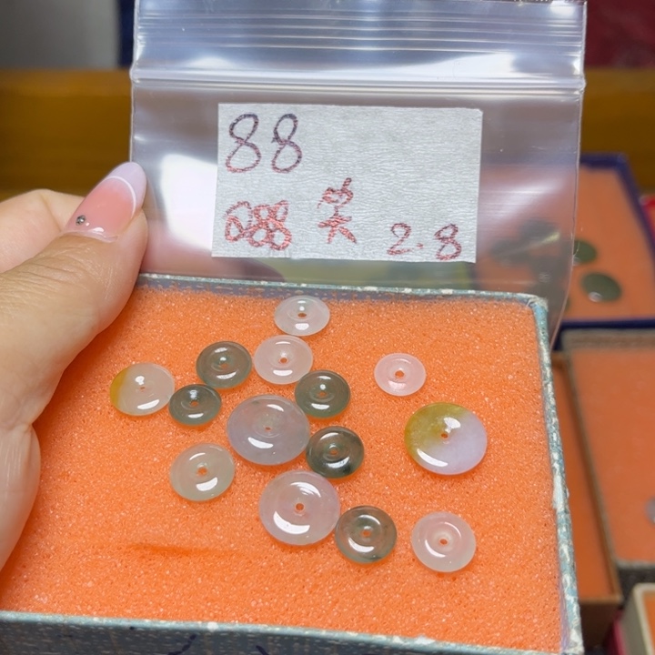 定制翡翠未镶嵌笑*不