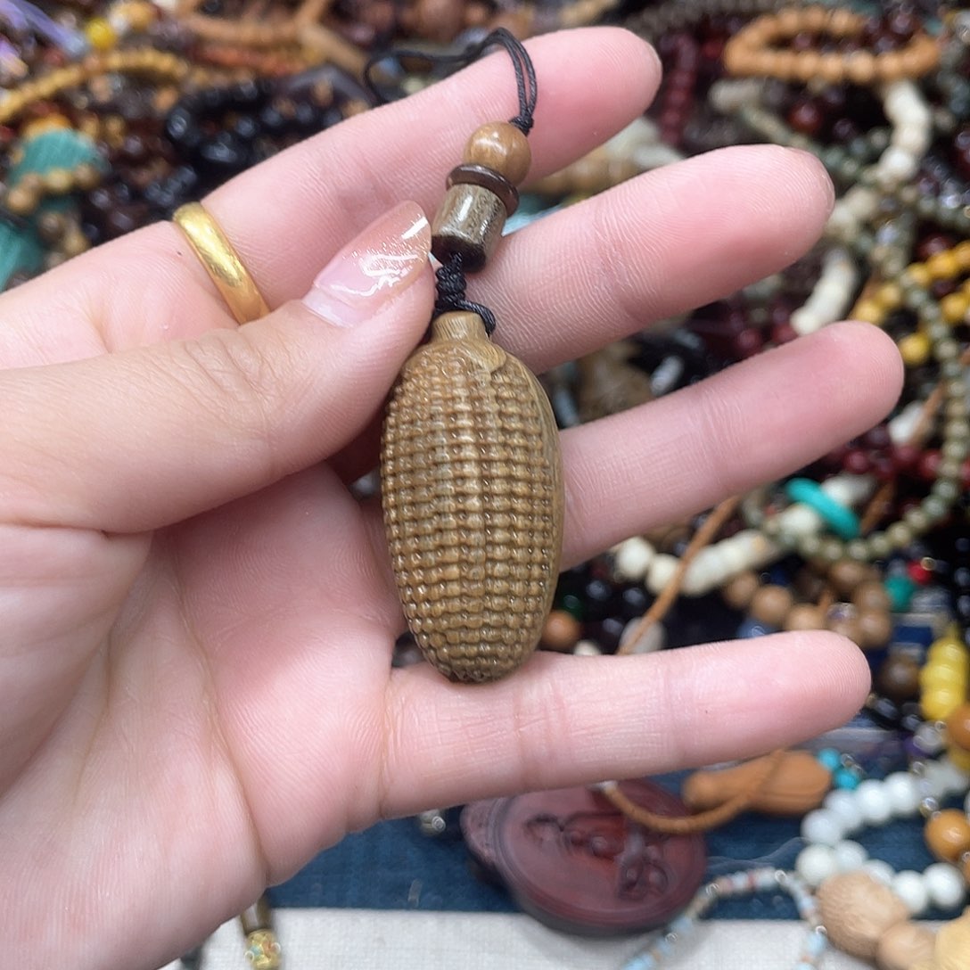 维腊木（绿檀）无事牌