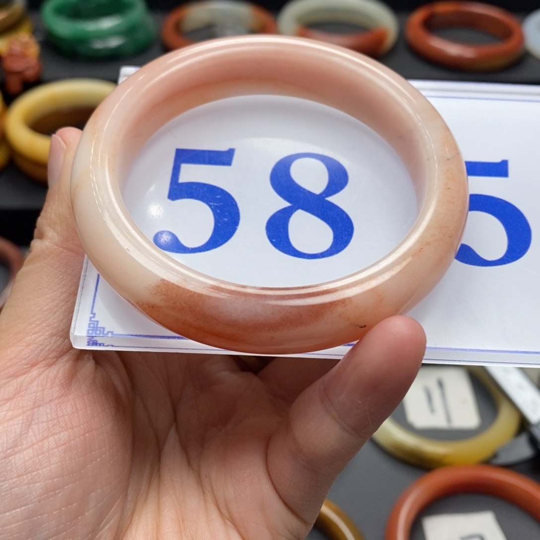 石英质玉（黄龙玉）手镯未镶嵌