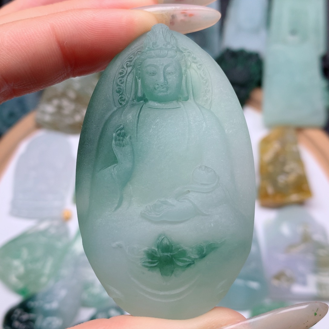 【闪购商品】翡翠颈饰未镶嵌高冰种素衣