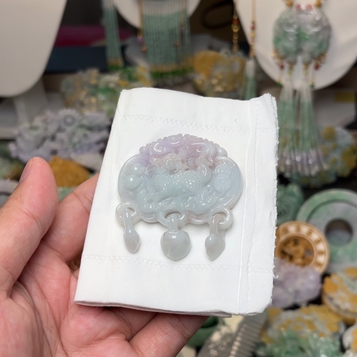 翡翠未镶嵌颈饰吊坠