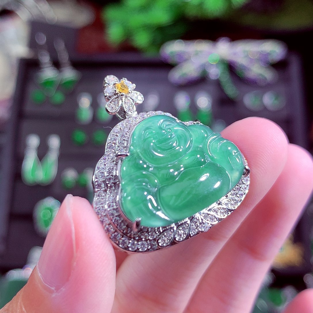 颈饰未镶嵌翡翠天然