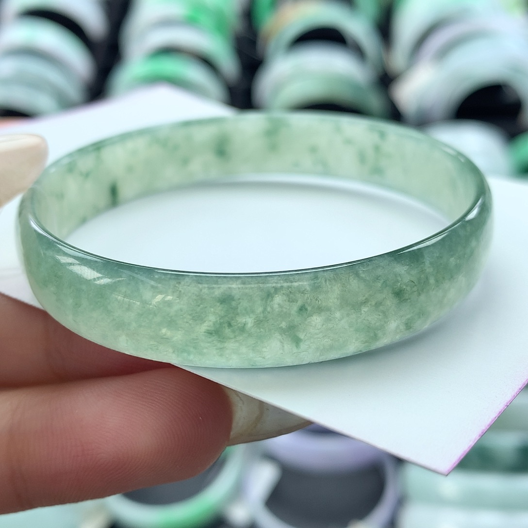 未镶嵌手镯翡翠公主