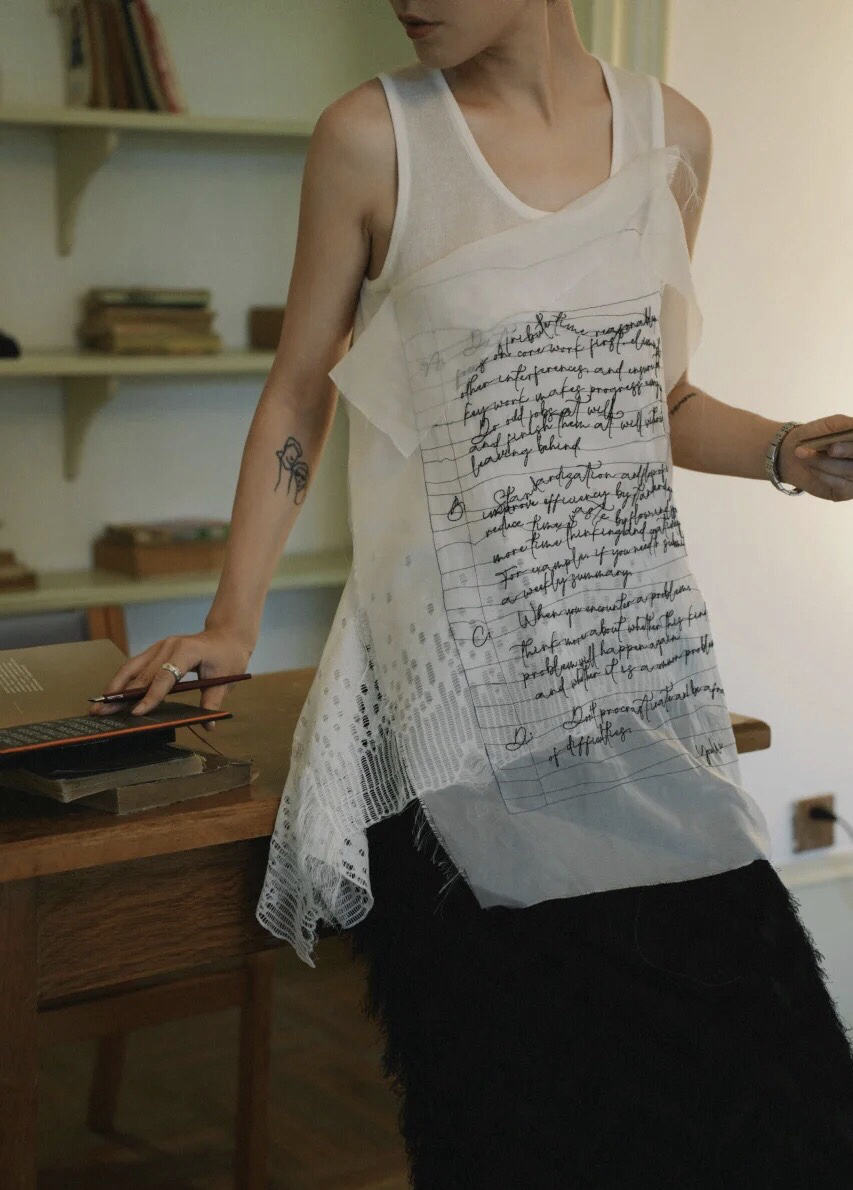 YOUWEI书信刺绣背心女