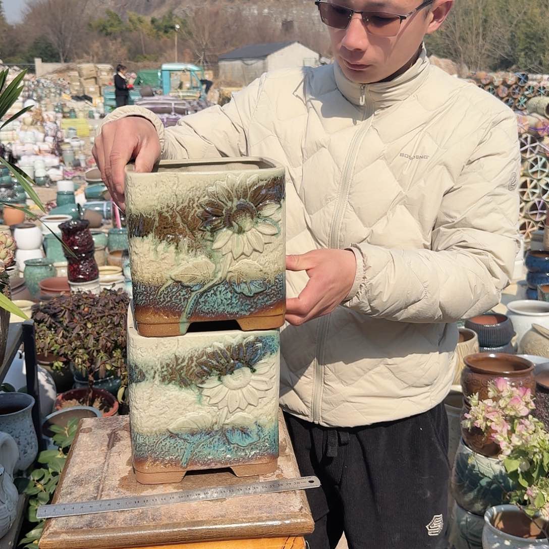 紫砂花盆口19高19（两个方姹寂风绿