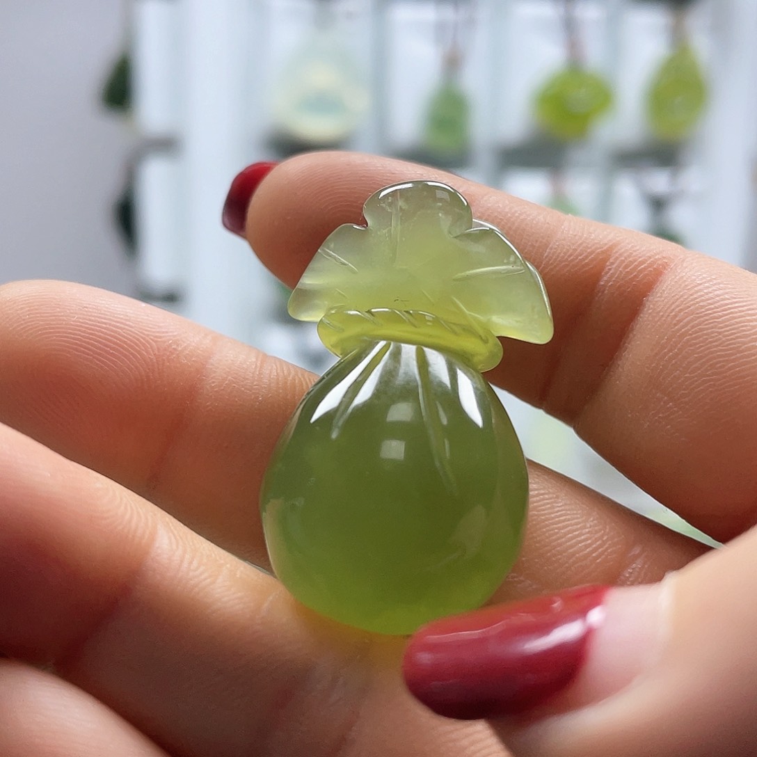 蛇纹石玉未镶嵌项链