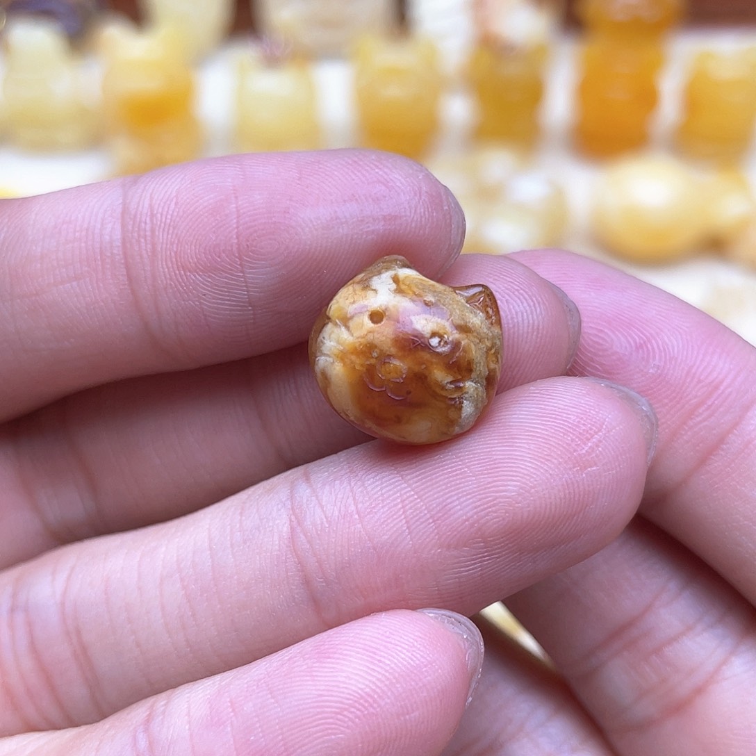 琥珀裸石未镶嵌蜜蜡